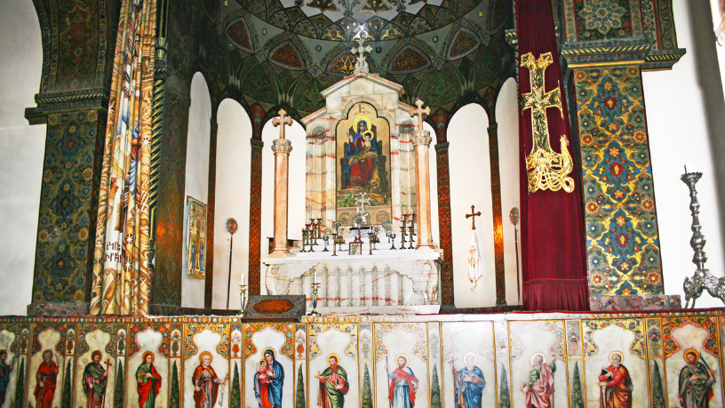 A transmissão fiel da fé revela a missão contínua da Igreja em guardar e comunicar a verdade, segundo Jose Eduardo De Oliveira e Silva.